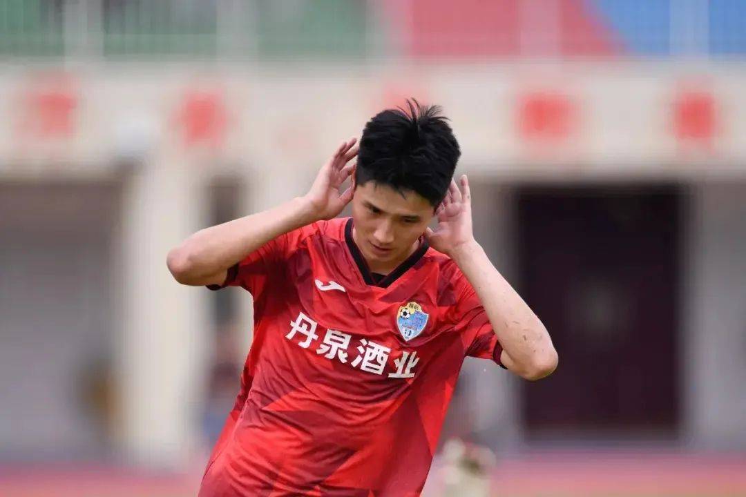 亚洲顶尖球员在国际赛事中光芒闪耀