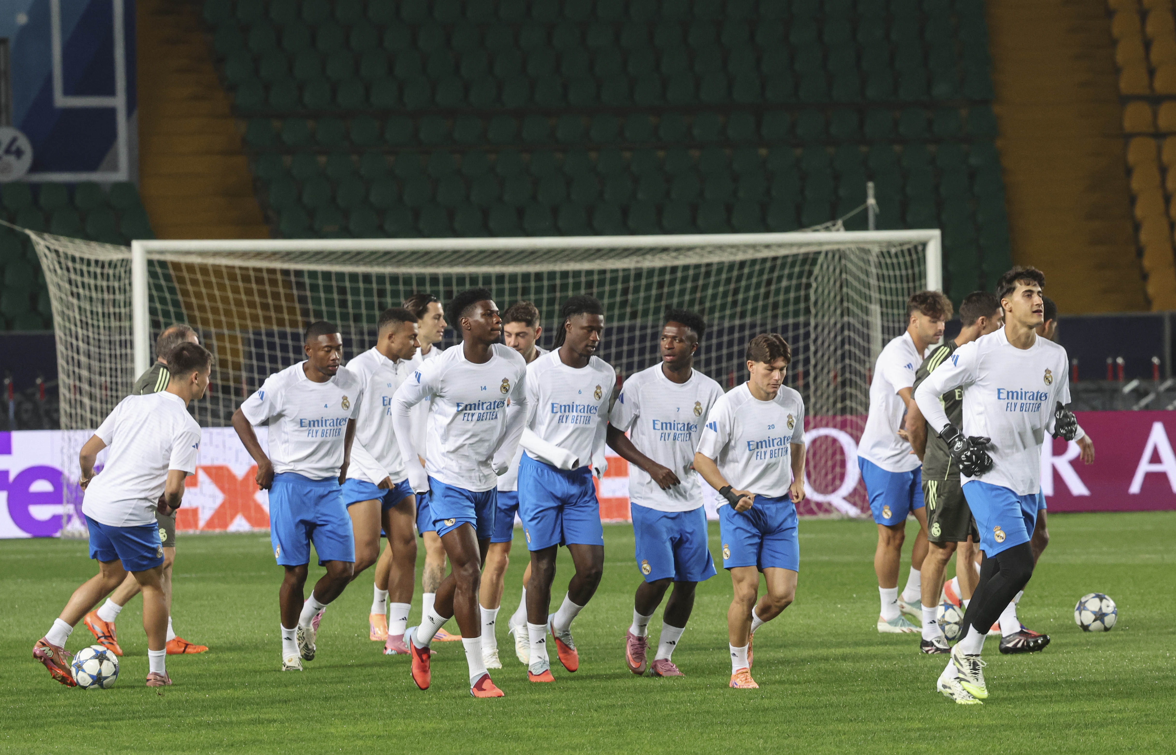 开云体育在线-包含皇家马德里备战欧冠，主帅派出最强阵容的词条