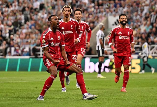 阿森纳主场大胜,全队合力击败对手 阿森纳主场大胜,全队合力击败对手