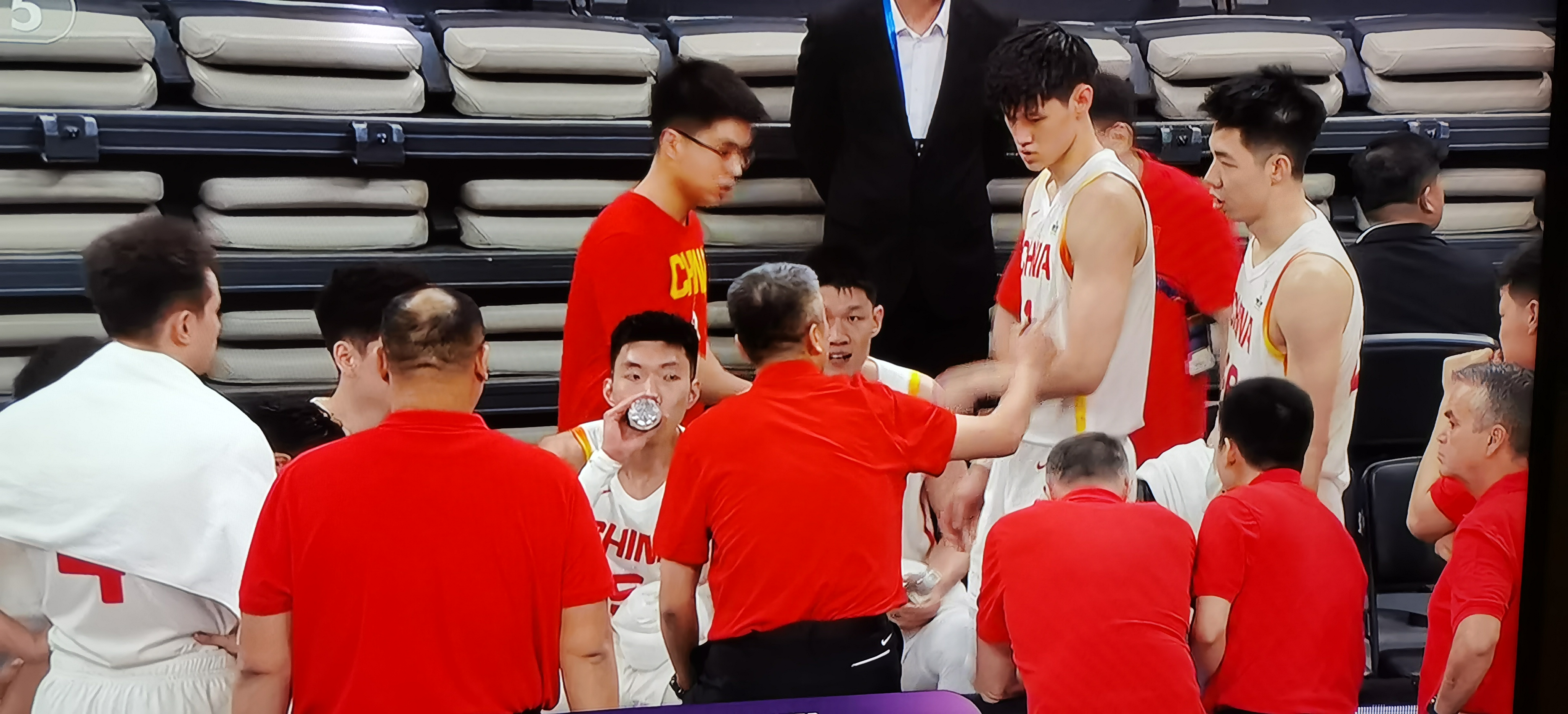 本周热门篮球联赛一场值得期待的较量 本周热门篮球联赛一场值得期待的较量