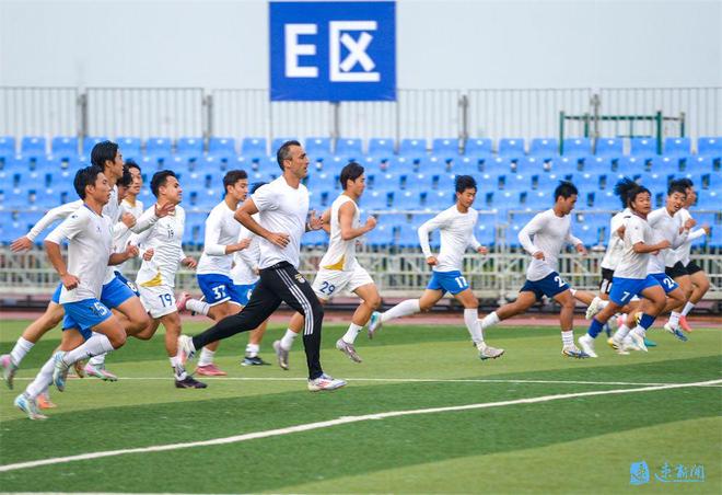 球员训练投入度高，备战比赛竞争激烈